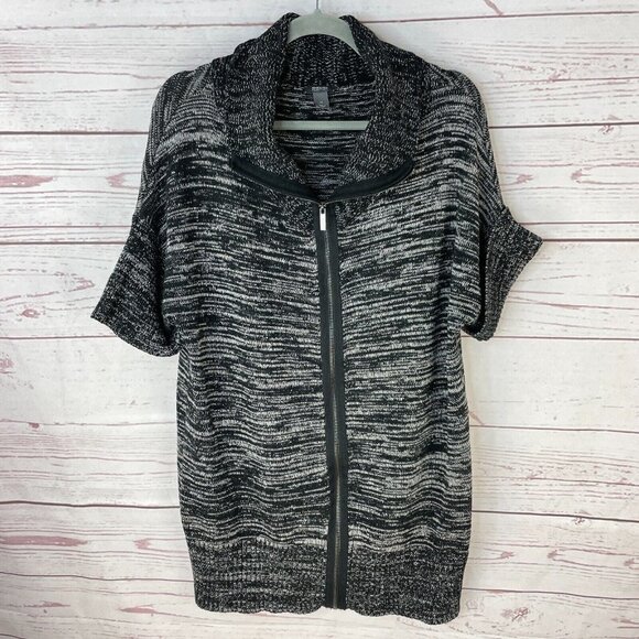 Kenneth Cole Women's Black White Knit‎ Short Sleeve Full Zip Sweater Size Medium - Picture 1 of 8